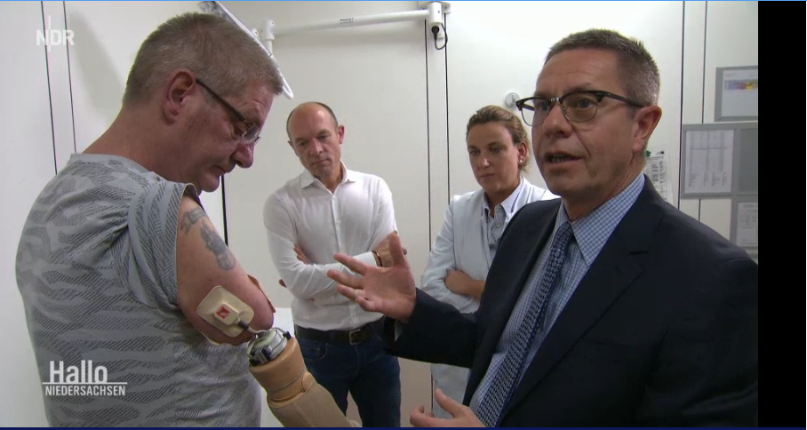 German-based broadcasters NDR.de interviewed Dr. Rickard Brånemark and his patient, who was treated with above elbow OPRA™ Implant System, at University Medicine Göttingen.